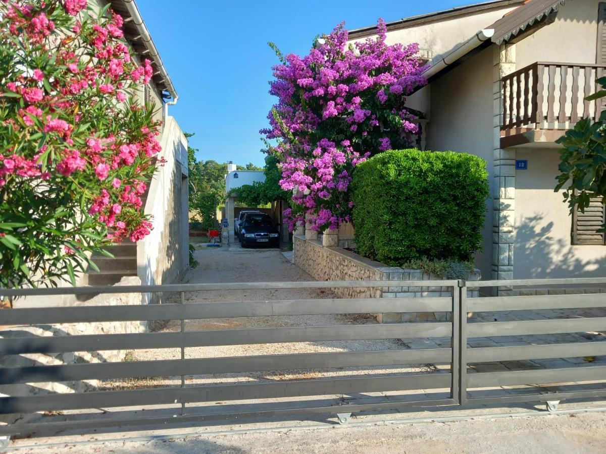 Familien Ferienhaus Vir Croatia 150M Strand Restaurant Einkaufen Εξωτερικό φωτογραφία